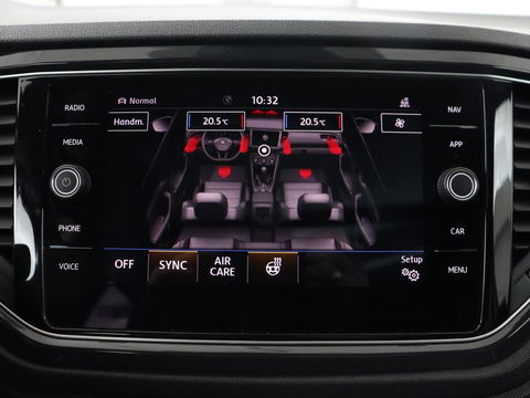 Volkswagen T-Roc 1.5 TSI Sport | 1e eigenaar | Panoramadak | Stoelverwarming | Camera | Carplay | Adaptive cruise | Navigatie | Full LED | Virtual Cockpit | Getint glas | Climate control