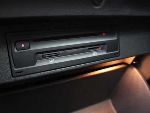 Volkswagen T-Roc 1.5 TSI Sport | 1e eigenaar | Panoramadak | Stoelverwarming | Camera | Carplay | Adaptive cruise | Navigatie | Full LED | Virtual Cockpit | Getint glas | Climate control