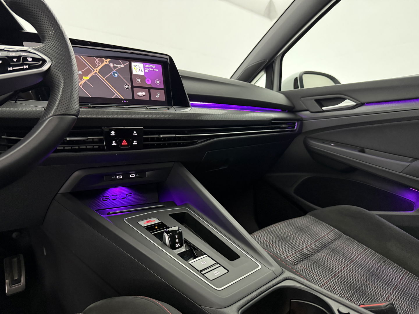 Volkswagen Golf 2.0 TSI GTI 245PK | Pano | Sfeer | Virtual | Stoel/Stuur verw. | Adap. Cruise | Camera | Navi