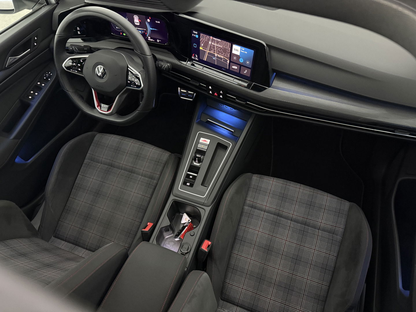 Volkswagen Golf 2.0 TSI GTI 245PK | Pano | Sfeer | Virtual | Stoel/Stuur verw. | Adap. Cruise | Camera | Navi