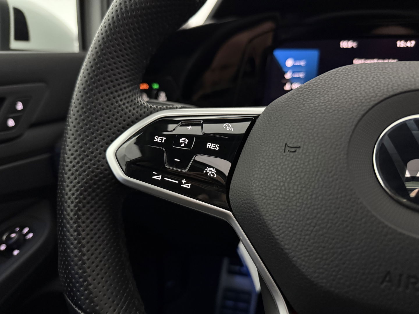 Volkswagen Golf 2.0 TSI GTI 245PK | Pano | Sfeer | Virtual | Stoel/Stuur verw. | Adap. Cruise | Camera | Navi