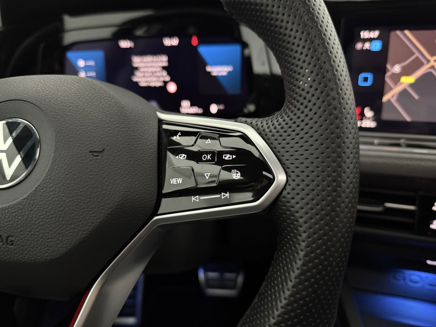 Volkswagen Golf 2.0 TSI GTI 245PK | Pano | Sfeer | Virtual | Stoel/Stuur verw. | Adap. Cruise | Camera | Navi