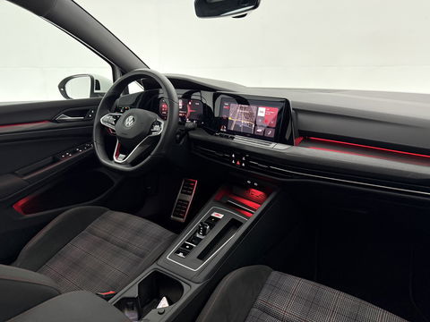 Volkswagen Golf 2.0 TSI GTI 245PK | Pano | Sfeer | Virtual | Stoel/Stuur verw. | Adap. Cruise | Camera | Navi