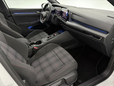 Volkswagen Golf 2.0 TSI GTI 245PK | Pano | Sfeer | Virtual | Stoel/Stuur verw. | Adap. Cruise | Camera | Navi