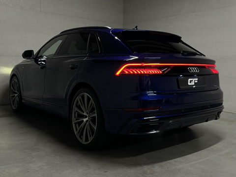 Audi Q8 55 TFSI Quattro S-Line Black Edition Pano B&O 360° Sfeer Luchtv. Trekh.