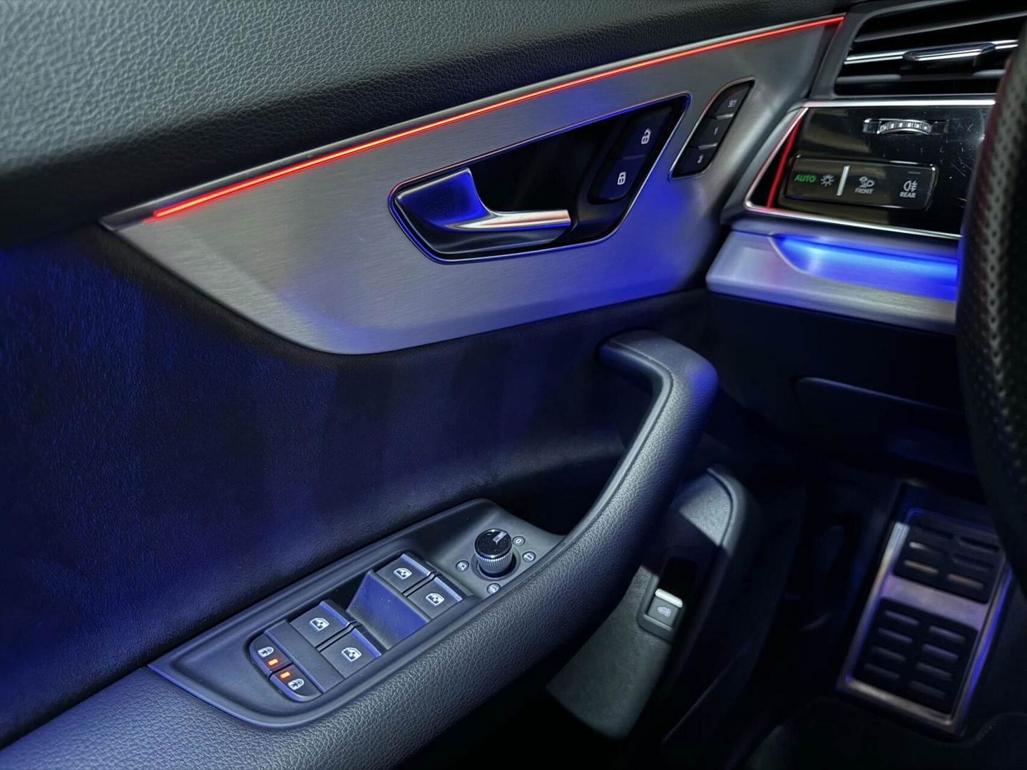 Audi Q8 55 TFSI Quattro S-Line Black Edition Pano B&O 360° Sfeer Luchtv. Trekh.