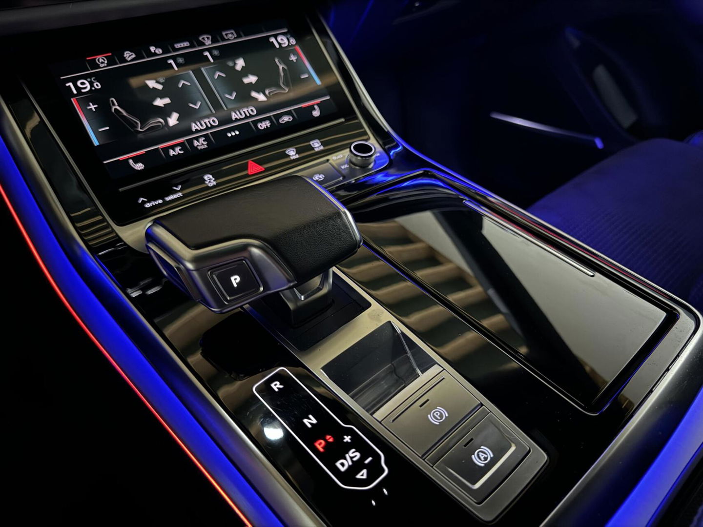 Audi Q8 55 TFSI Quattro S-Line Black Edition Pano B&O 360° Sfeer Luchtv. Trekh.