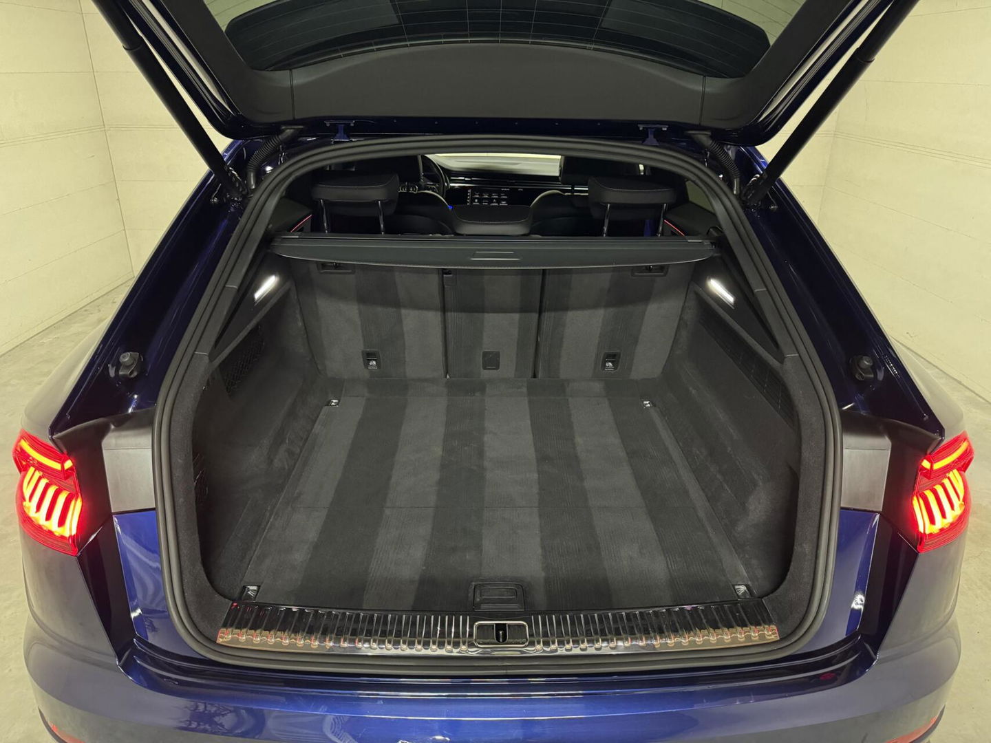 Audi Q8 55 TFSI Quattro S-Line Black Edition Pano B&O 360° Sfeer Luchtv. Trekh.