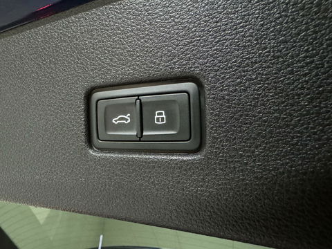 Audi Q8 55 TFSI Quattro S-Line Black Edition Pano B&O 360° Sfeer Luchtv. Trekh.