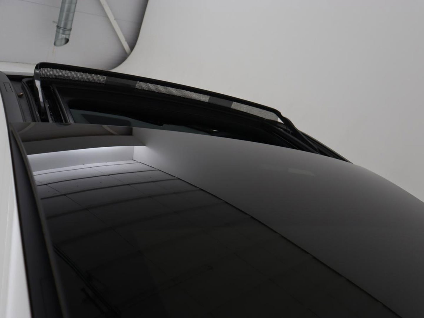 Mercedes-Benz A-Klasse 250e AMG | Panoramadak | Stoelverwarming | Carplay | Leder/Alcantara | Camera | Sfeerverlichting | Navigatie | Park Assist | Climate control | PHEV | Plug In