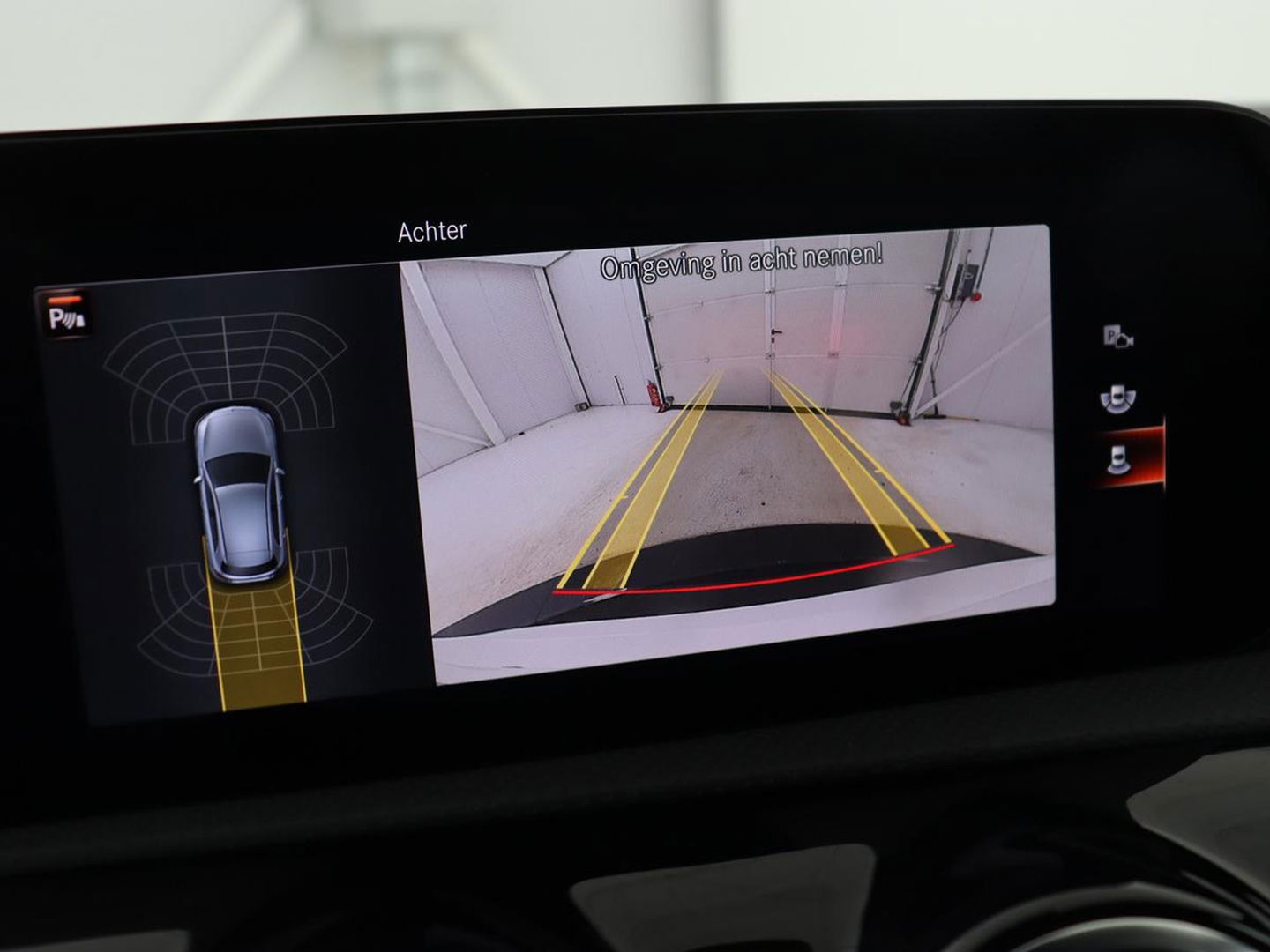 Mercedes-Benz A-Klasse 250e AMG | Panoramadak | Stoelverwarming | Carplay | Leder/Alcantara | Camera | Sfeerverlichting | Navigatie | Park Assist | Climate control | PHEV | Plug In