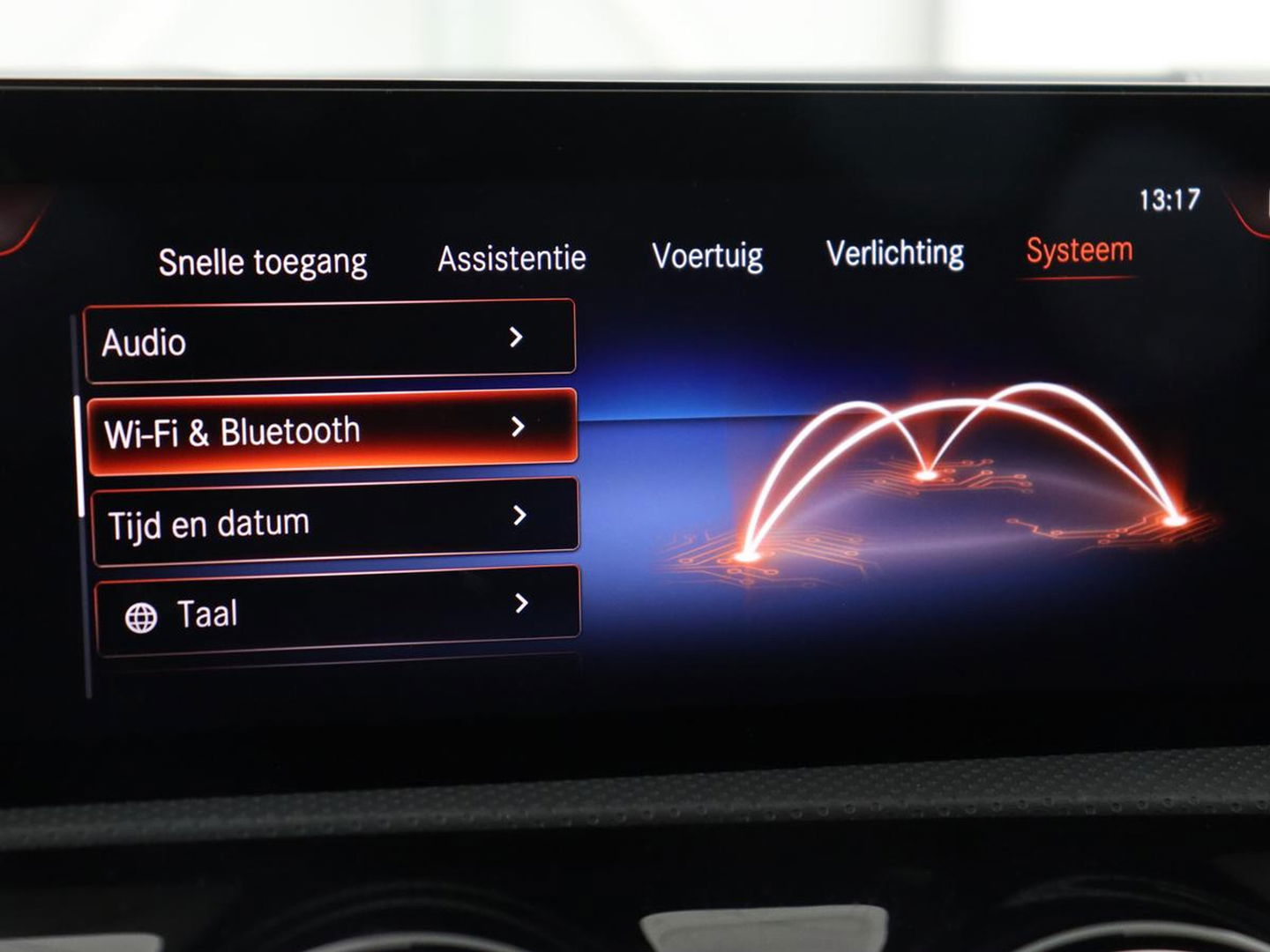 Mercedes-Benz A-Klasse 250e AMG | Panoramadak | Stoelverwarming | Carplay | Leder/Alcantara | Camera | Sfeerverlichting | Navigatie | Park Assist | Climate control | PHEV | Plug In