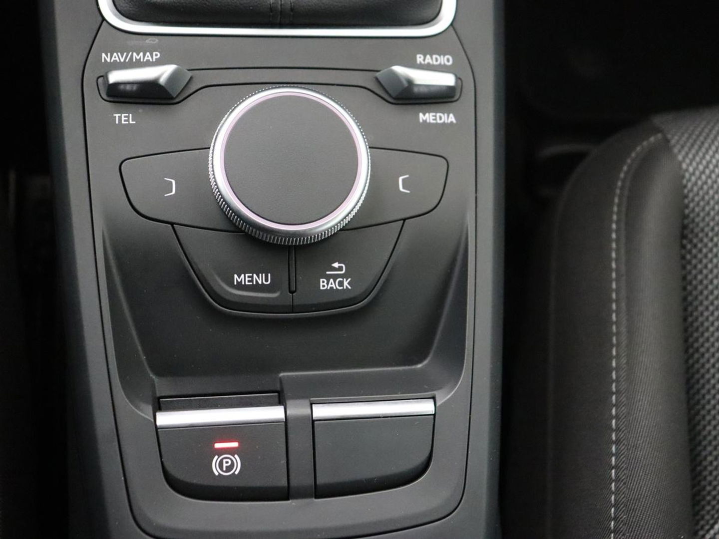 Audi Q2 30 TFSI epic | Full LED | Sportstoelen | Navigatie | Climate control | Cruise control | Parkeerhulp | Bluetooth