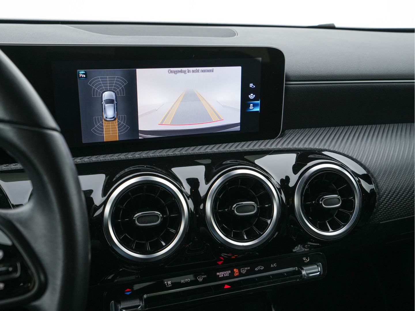 Mercedes-Benz A-Klasse 160 Business Solution (INCL-BTW) *LEATHER- FABRIC | FULL-LED | WIDE-SCREEN-COCKPIT | CAMERA | NAVI-FULLMAP | HEATED-COMFORTSEATS | ECC | PRIVACY-GLASS | PDC | KEYLESS | CRUISE | CARBON-INLAY | 16''ALU*