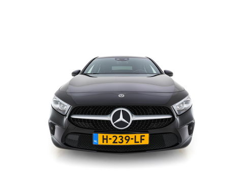 Mercedes-Benz A-Klasse 160 Business Solution (INCL-BTW) *LEATHER- FABRIC | FULL-LED | WIDE-SCREEN-COCKPIT | CAMERA | NAVI-FULLMAP | HEATED-COMFORTSEATS | ECC | PRIVACY-GLASS | PDC | KEYLESS | CRUISE | CARBON-INLAY | 16''ALU*