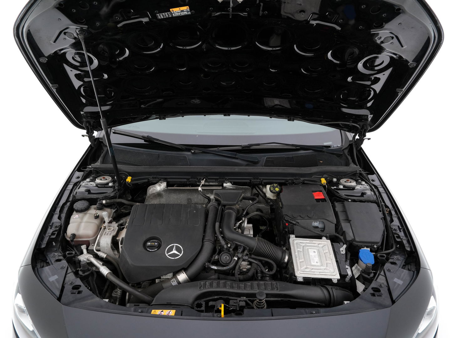 Mercedes-Benz A-Klasse 160 Business Solution (INCL-BTW) *LEATHER- FABRIC | FULL-LED | WIDE-SCREEN-COCKPIT | CAMERA | NAVI-FULLMAP | HEATED-COMFORTSEATS | ECC | PRIVACY-GLASS | PDC | KEYLESS | CRUISE | CARBON-INLAY | 16''ALU*