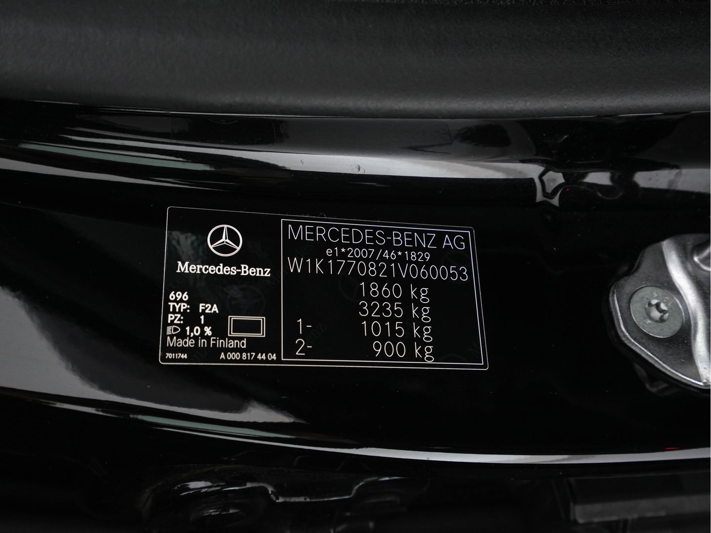 Mercedes-Benz A-Klasse 160 Business Solution (INCL-BTW) *LEATHER- FABRIC | FULL-LED | WIDE-SCREEN-COCKPIT | CAMERA | NAVI-FULLMAP | HEATED-COMFORTSEATS | ECC | PRIVACY-GLASS | PDC | KEYLESS | CRUISE | CARBON-INLAY | 16''ALU*