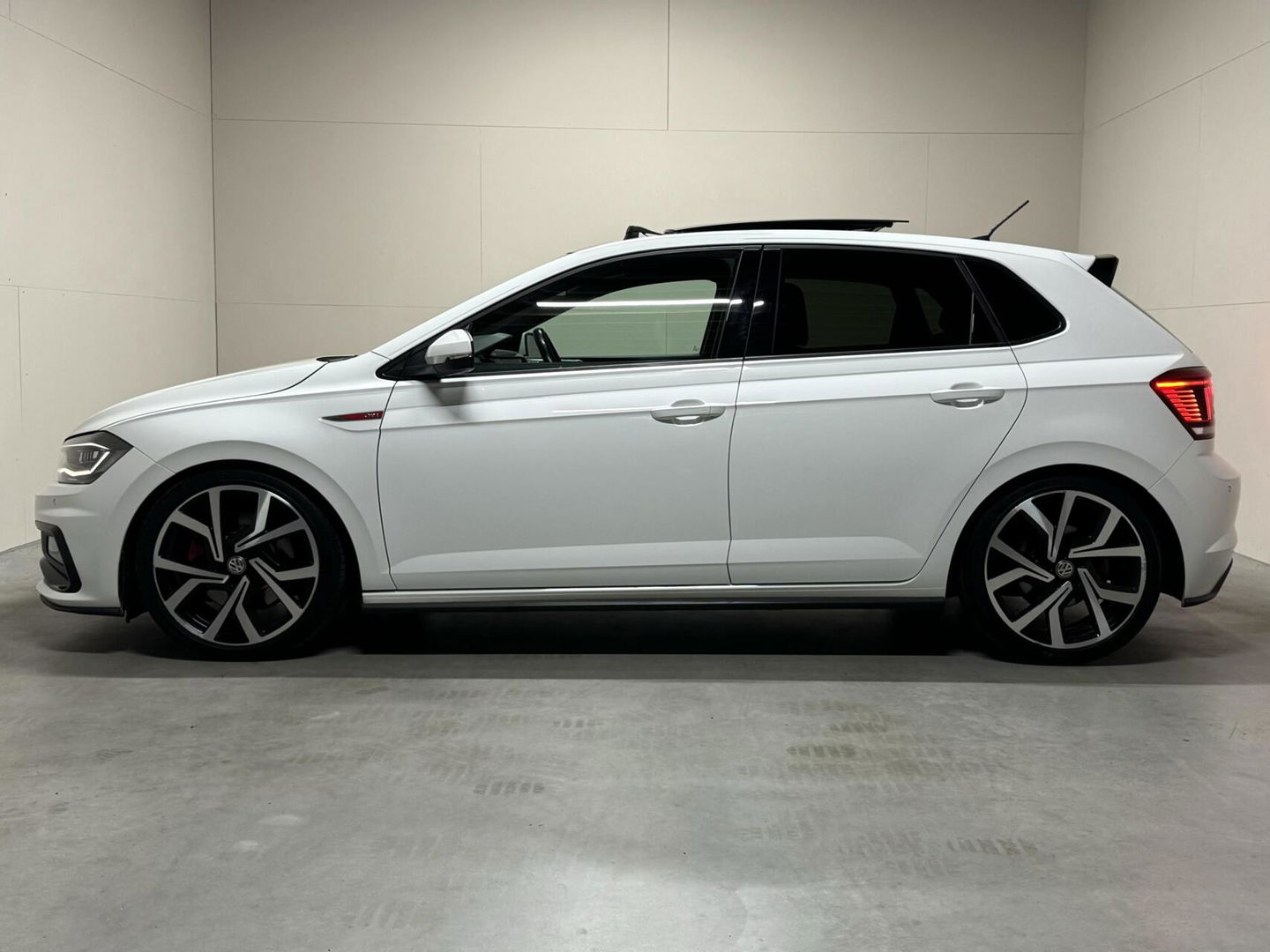 Volkswagen Polo 2.0 TSI GTI Pano DSG Virtual Beats Camera Carplay