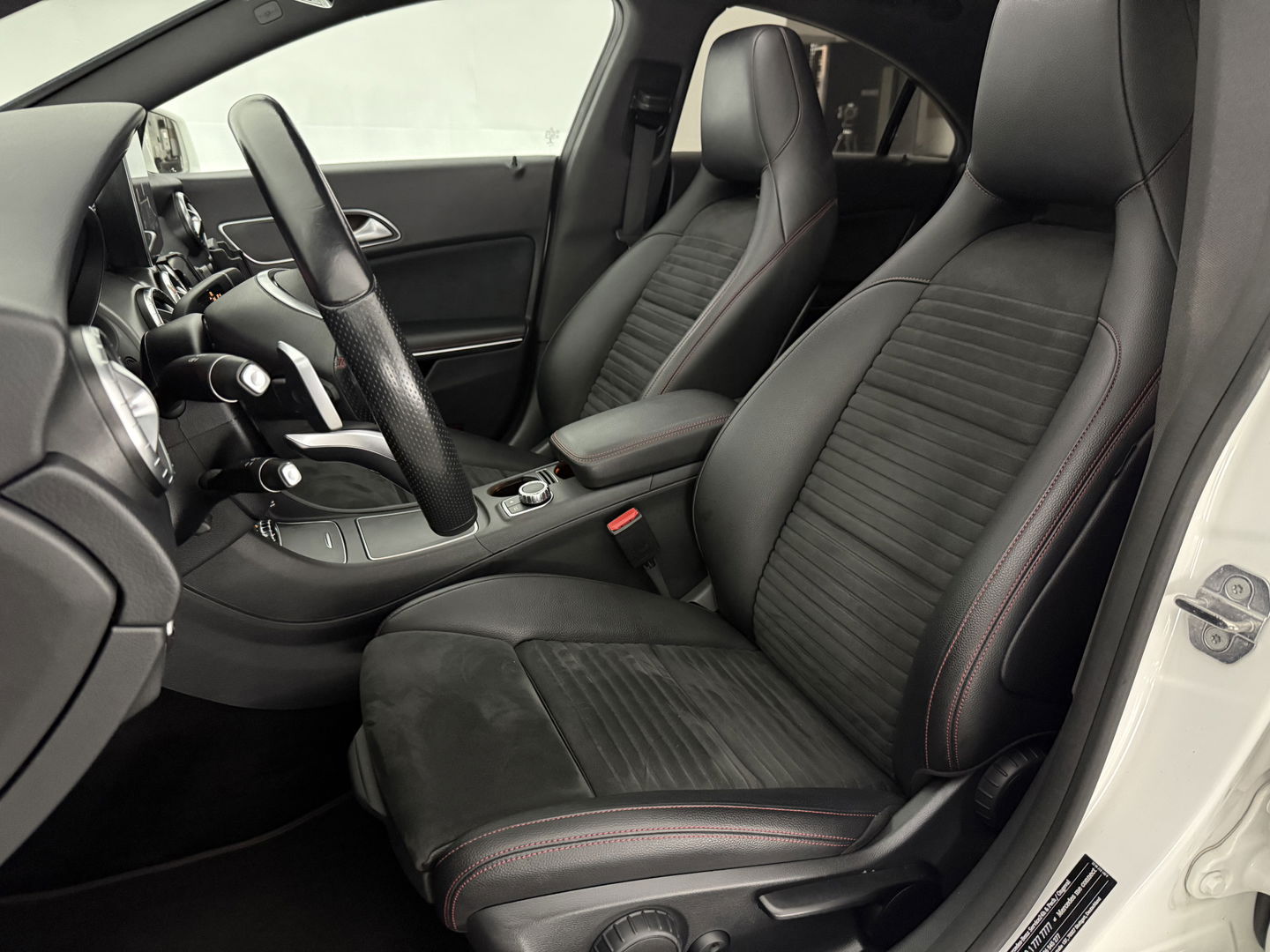 Mercedes-Benz CLA-Klasse 180 AMG | Pano | LED | Camera | Cruise | Navi | Parkeersens. | NAP