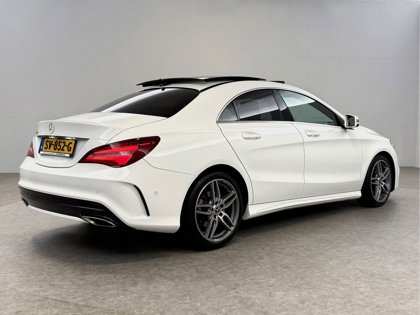 Mercedes-Benz CLA-Klasse 180 AMG | Pano | LED | Camera | Cruise | Navi | Parkeersens. | NAP