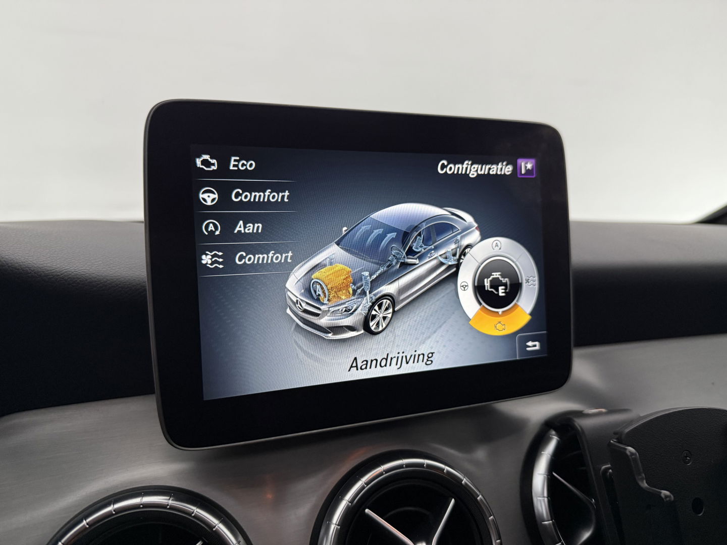 Mercedes-Benz CLA-Klasse 180 AMG | Pano | LED | Camera | Cruise | Navi | Parkeersens. | NAP