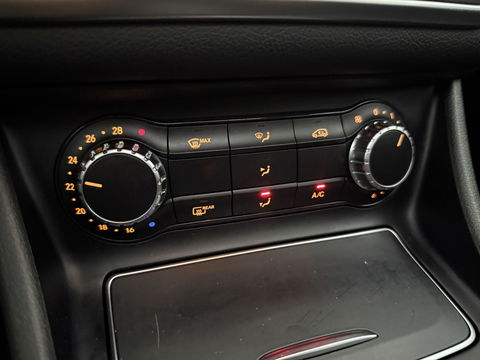 Mercedes-Benz CLA-Klasse 180 AMG | Pano | LED | Camera | Cruise | Navi | Parkeersens. | NAP