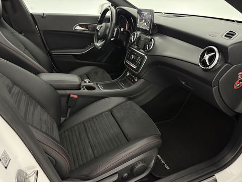 Mercedes-Benz CLA-Klasse 180 AMG | Pano | LED | Camera | Cruise | Navi | Parkeersens. | NAP