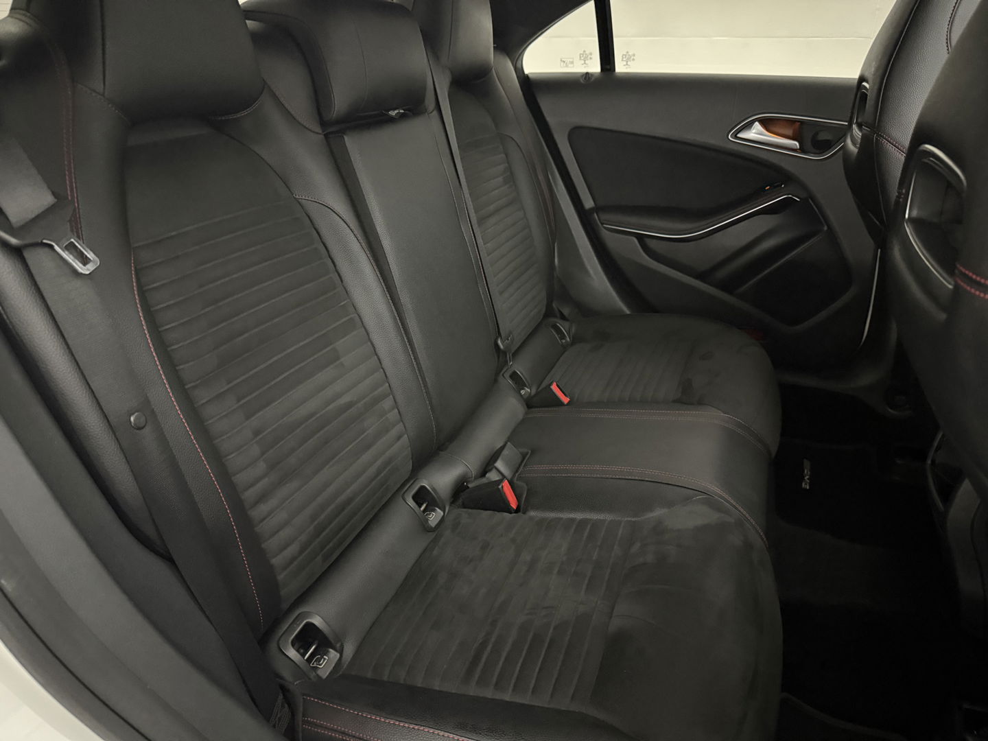 Mercedes-Benz CLA-Klasse 180 AMG | Pano | LED | Camera | Cruise | Navi | Parkeersens. | NAP