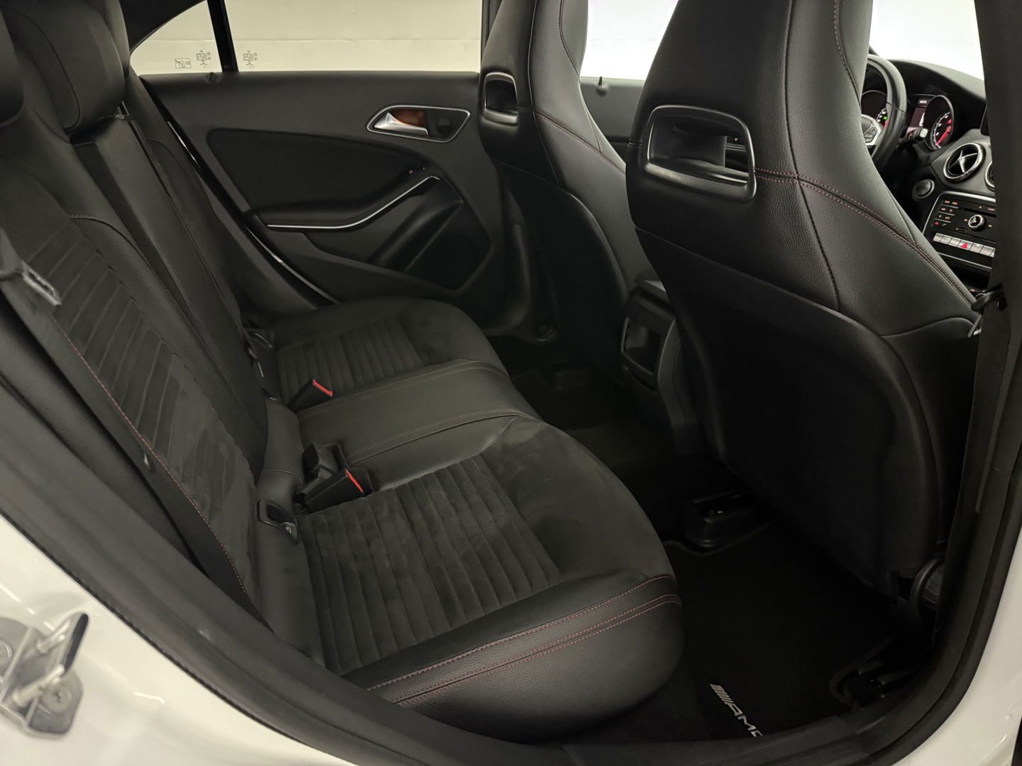 Mercedes-Benz CLA-Klasse 180 AMG | Pano | LED | Camera | Cruise | Navi | Parkeersens. | NAP