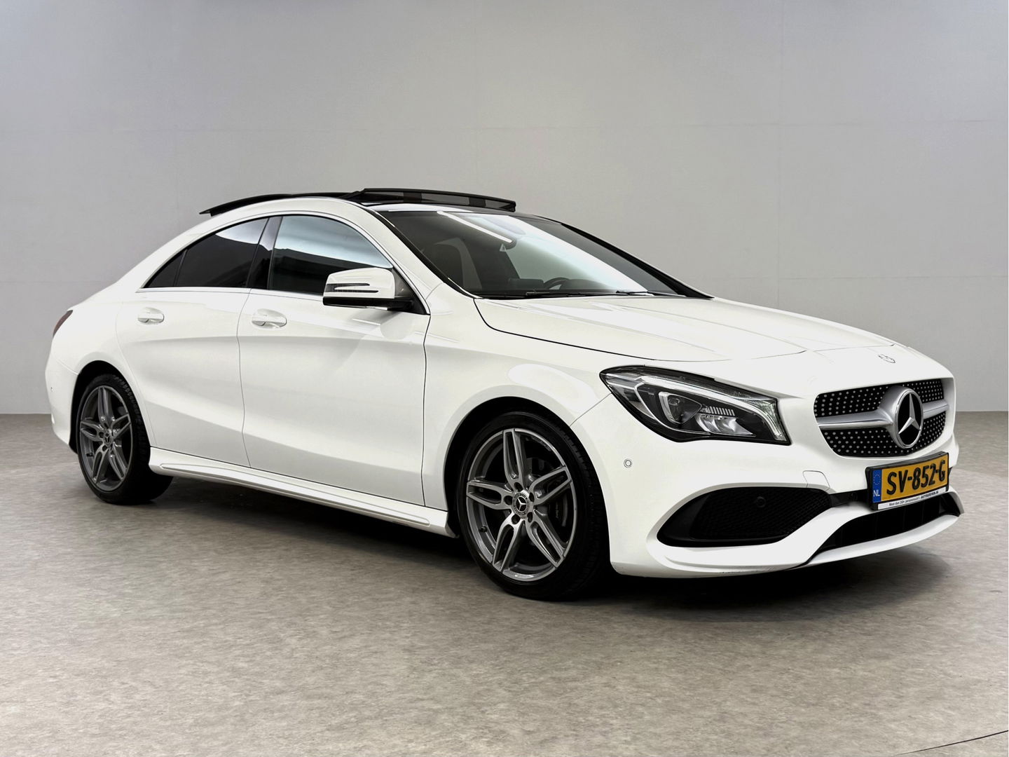 Mercedes-Benz CLA-Klasse 180 AMG | Pano | LED | Camera | Cruise | Navi | Parkeersens. | NAP