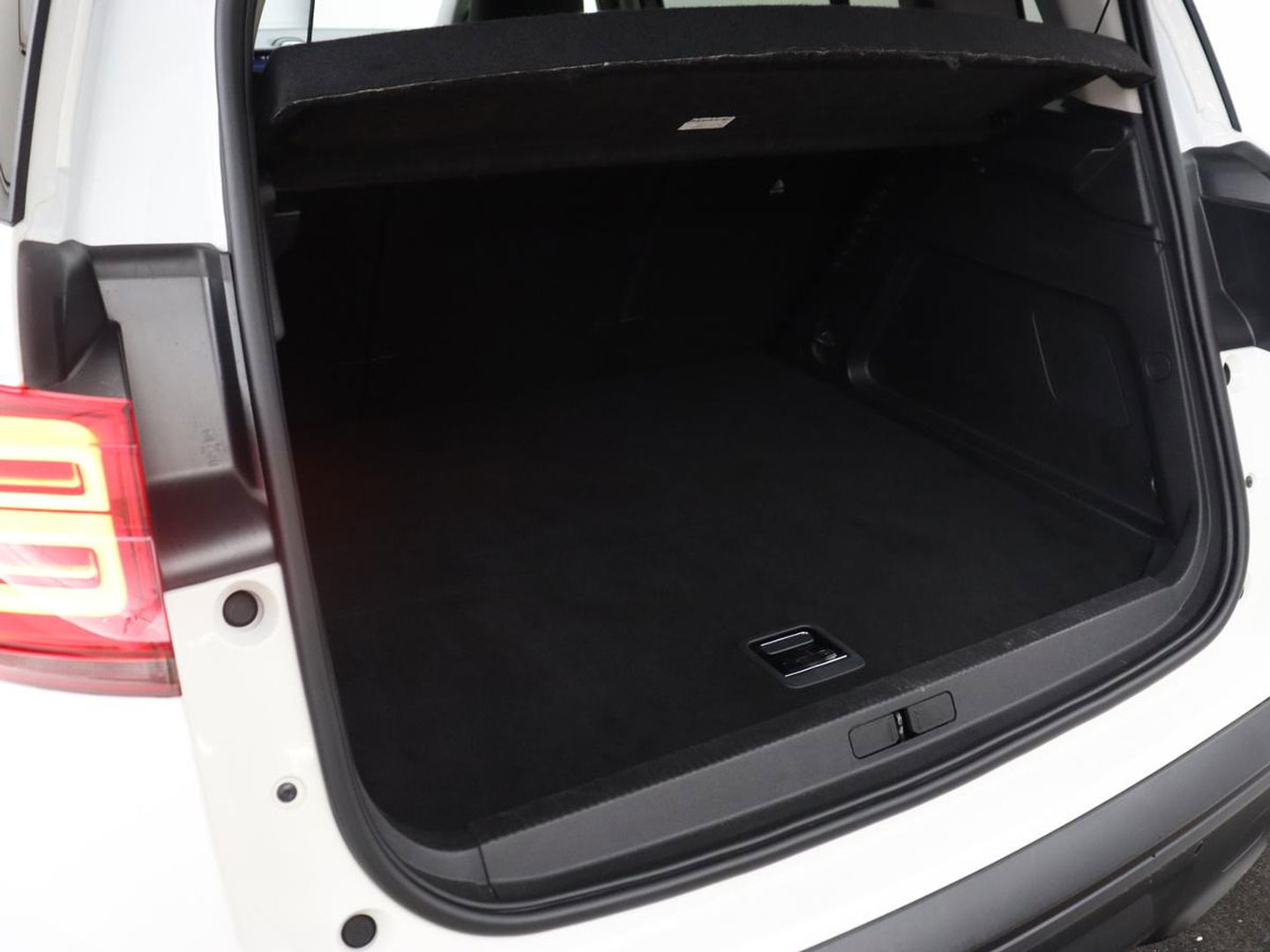 Citroën C5 Aircross 1.6 Plug-in Hybrid 225 Business | Stoelverwarming | Carplay | Camera | Navigatie | Half leder | Dodehoek detectie | Keyless | DAB | Full LED