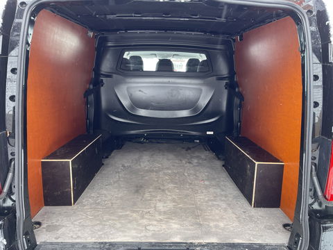 Mercedes-Benz Vito 114 CDI Extra Lang L3H1 DC Comfort 5 persoons / automaat / leer / navi / airco / cruise / vaste prijs rijklaar € 32.950 ex btw / lease vanaf € 538 / trekhaak / zwart metallic