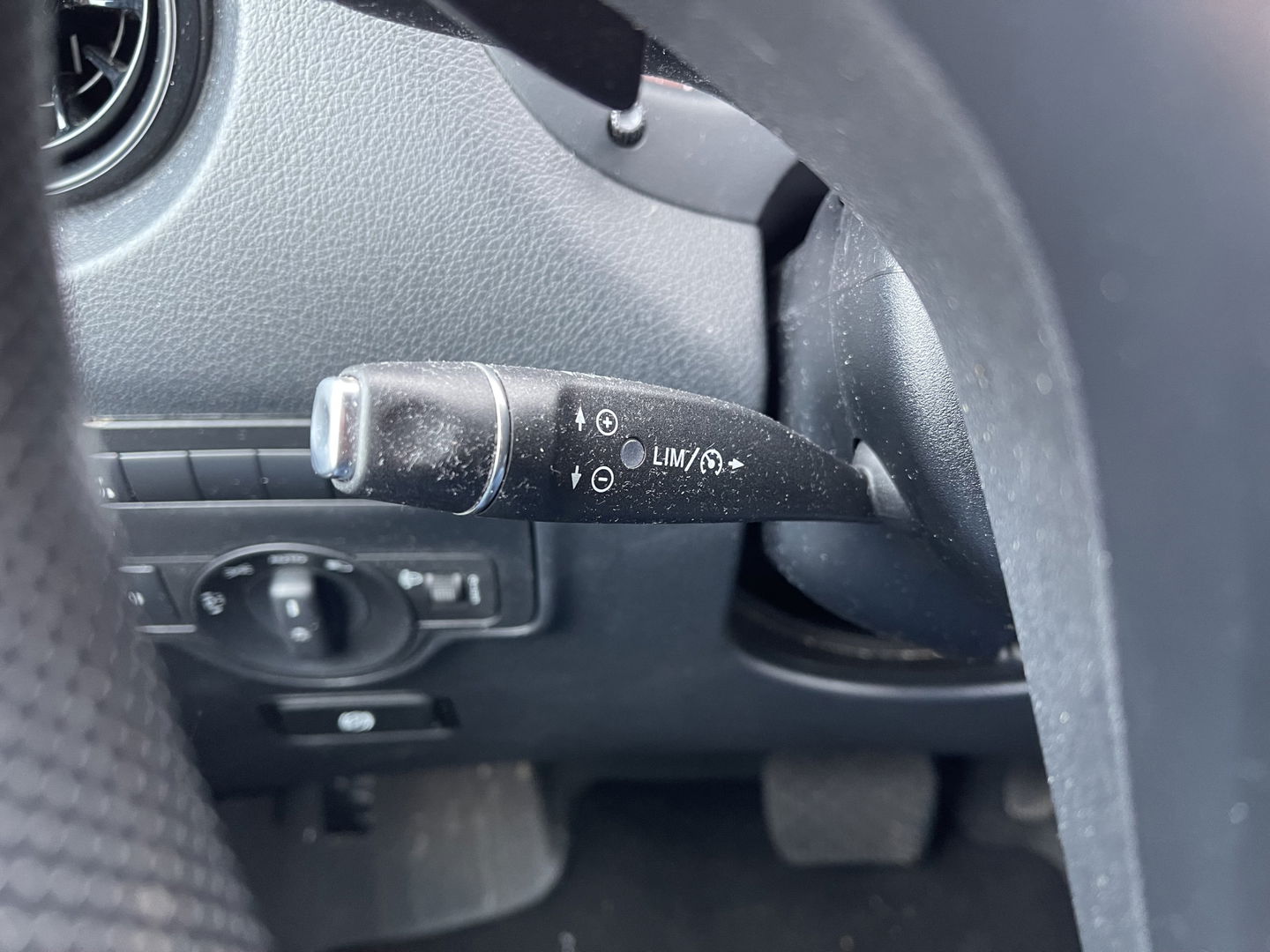 Mercedes-Benz Vito 114 CDI Extra Lang L3H1 DC Comfort 5 persoons / automaat / leer / navi / airco / cruise / vaste prijs rijklaar € 32.950 ex btw / lease vanaf € 538 / trekhaak / zwart metallic