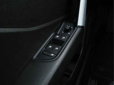 Audi Q2 1.6 TDI Design Pro Line Plus *FULL-LEATHER | NAVI-FULLMAP | HEATED-COMFORTSEATS | PRIVACY-GLASS | ECC | PDC | CRUISE | 18''ALU | TOWBAR*