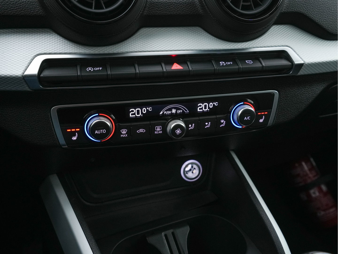 Audi Q2 1.6 TDI Design Pro Line Plus *FULL-LEATHER | NAVI-FULLMAP | HEATED-COMFORTSEATS | PRIVACY-GLASS | ECC | PDC | CRUISE | 18''ALU | TOWBAR*