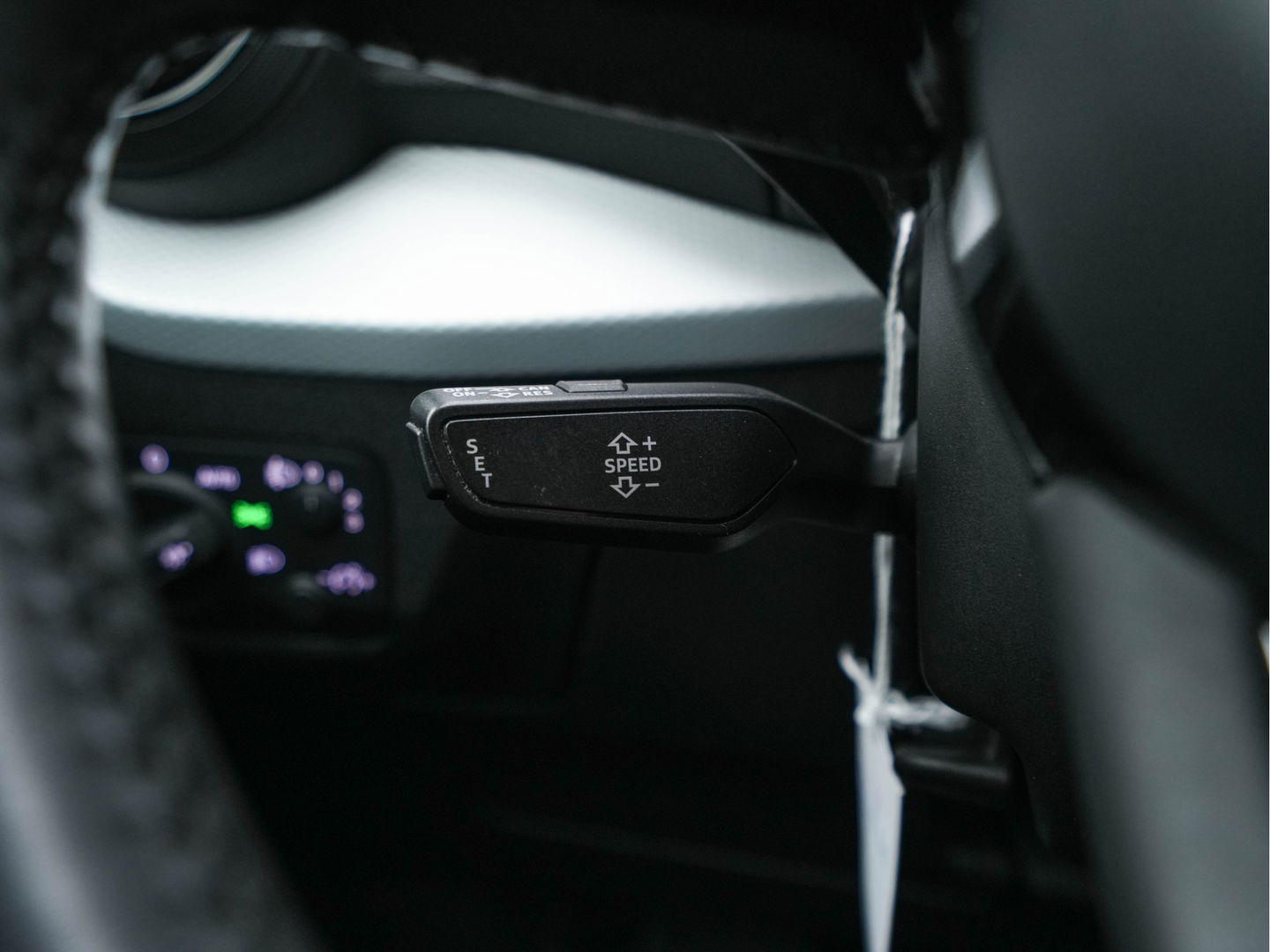 Audi Q2 1.6 TDI Design Pro Line Plus *FULL-LEATHER | NAVI-FULLMAP | HEATED-COMFORTSEATS | PRIVACY-GLASS | ECC | PDC | CRUISE | 18''ALU | TOWBAR*