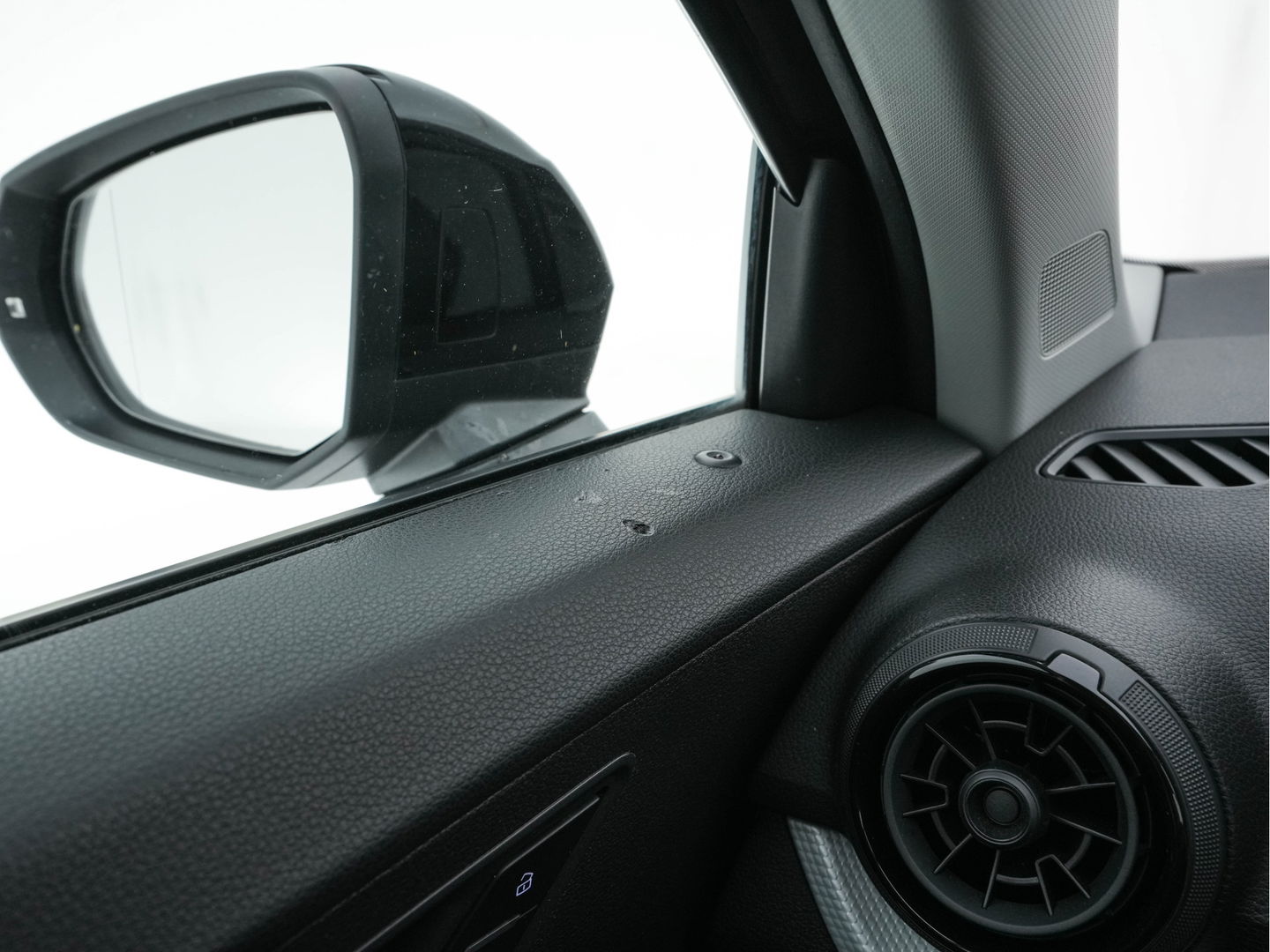 Audi Q2 1.6 TDI Design Pro Line Plus *FULL-LEATHER | NAVI-FULLMAP | HEATED-COMFORTSEATS | PRIVACY-GLASS | ECC | PDC | CRUISE | 18''ALU | TOWBAR*