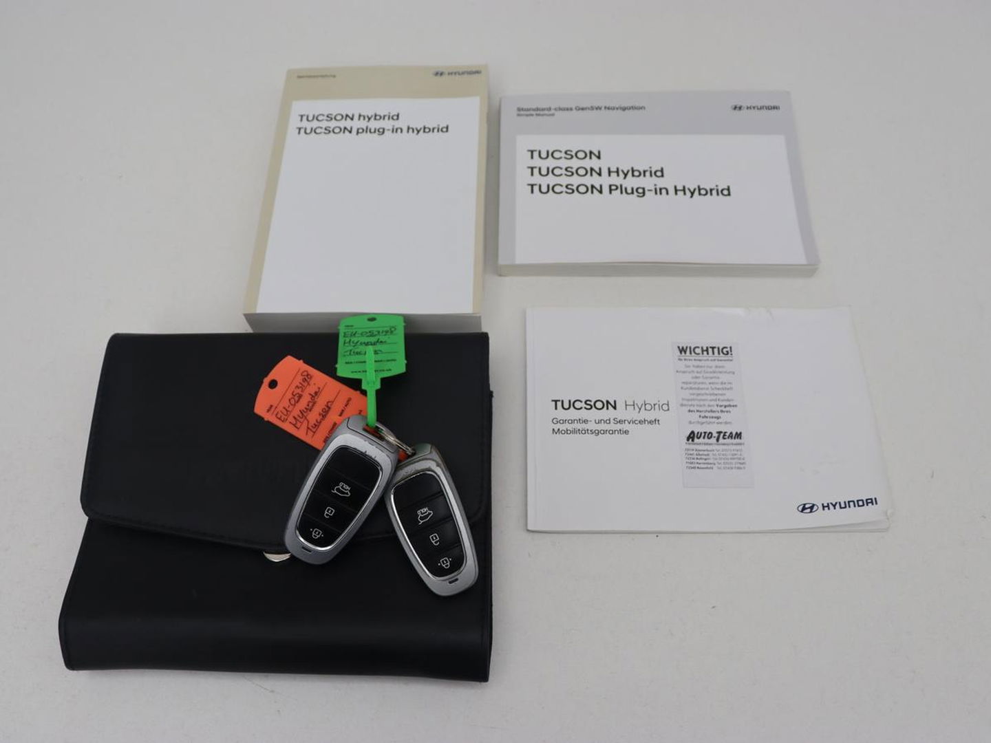 Hyundai Tucson 1.6 T-GDI PHEV N Line Sky 4WD | Panoramadak | Stoelverwarming | Leder/Alcantara | Camera | Adaptive cruise | Carplay | Full LED | Stuurverwarming | Keyless | Plug In