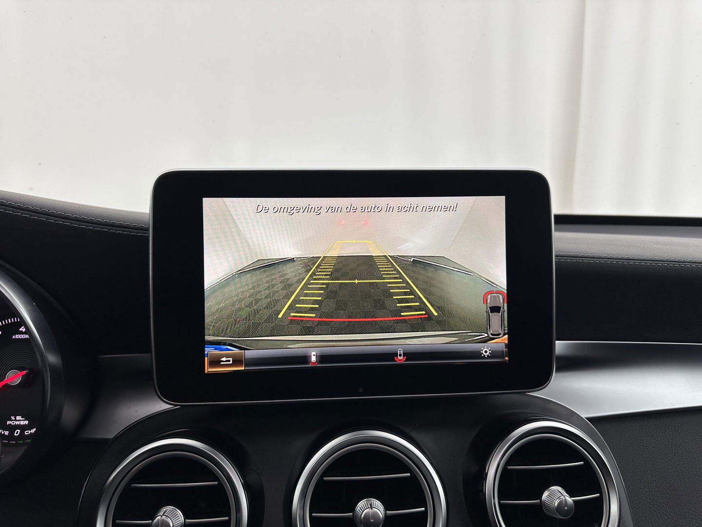 Mercedes-Benz GLC 350e 4MATIC AMG Aut. *PANO | FULL-LEATHER | FULL-LED | HEATED-SPORTSEATS | CAMERA | NAVI-FULLMAP | PRIVACY-GLASS | SHIFT-PADDLES | ECC | PDC | CRUISE | 19''ALU*