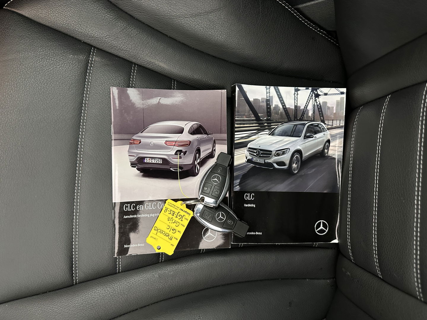 Mercedes-Benz GLC 350e 4MATIC AMG Aut. *PANO | FULL-LEATHER | FULL-LED | HEATED-SPORTSEATS | CAMERA | NAVI-FULLMAP | PRIVACY-GLASS | SHIFT-PADDLES | ECC | PDC | CRUISE | 19''ALU*