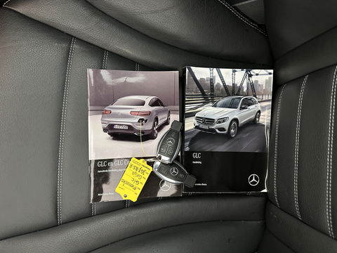 Mercedes-Benz GLC 350e 4MATIC AMG Aut. *PANO | FULL-LEATHER | FULL-LED | HEATED-SPORTSEATS | CAMERA | NAVI-FULLMAP | PRIVACY-GLASS | SHIFT-PADDLES | ECC | PDC | CRUISE | 19''ALU*