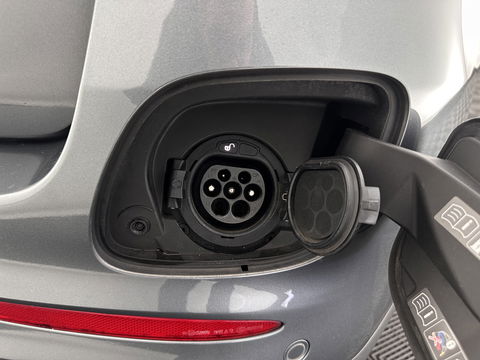 Mercedes-Benz GLC 350e 4MATIC AMG Aut. *PANO | FULL-LEATHER | FULL-LED | HEATED-SPORTSEATS | CAMERA | NAVI-FULLMAP | PRIVACY-GLASS | SHIFT-PADDLES | ECC | PDC | CRUISE | 19''ALU*