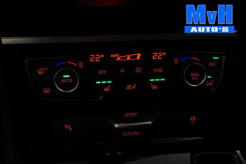 BMW 2 Serie Active Tourer 220i High Executive|LED|TREKH|HUD