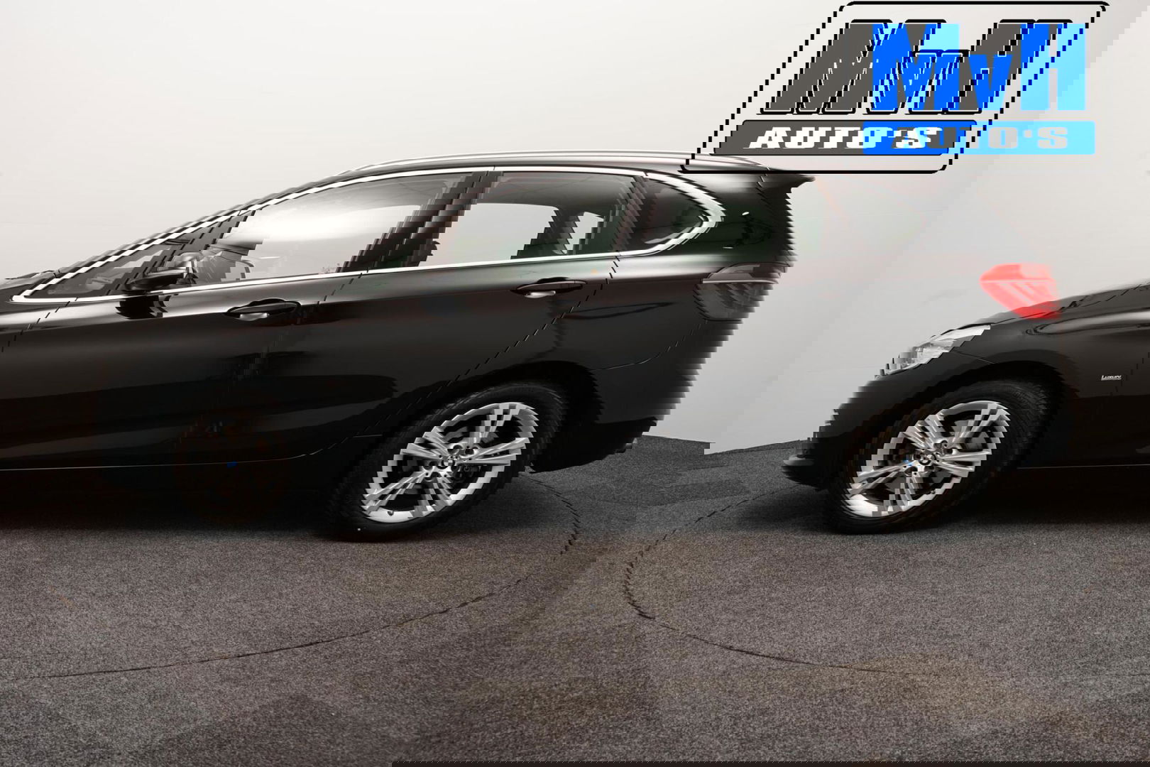 BMW 2 Serie Active Tourer 220i High Executive|LED|TREKH|HUD