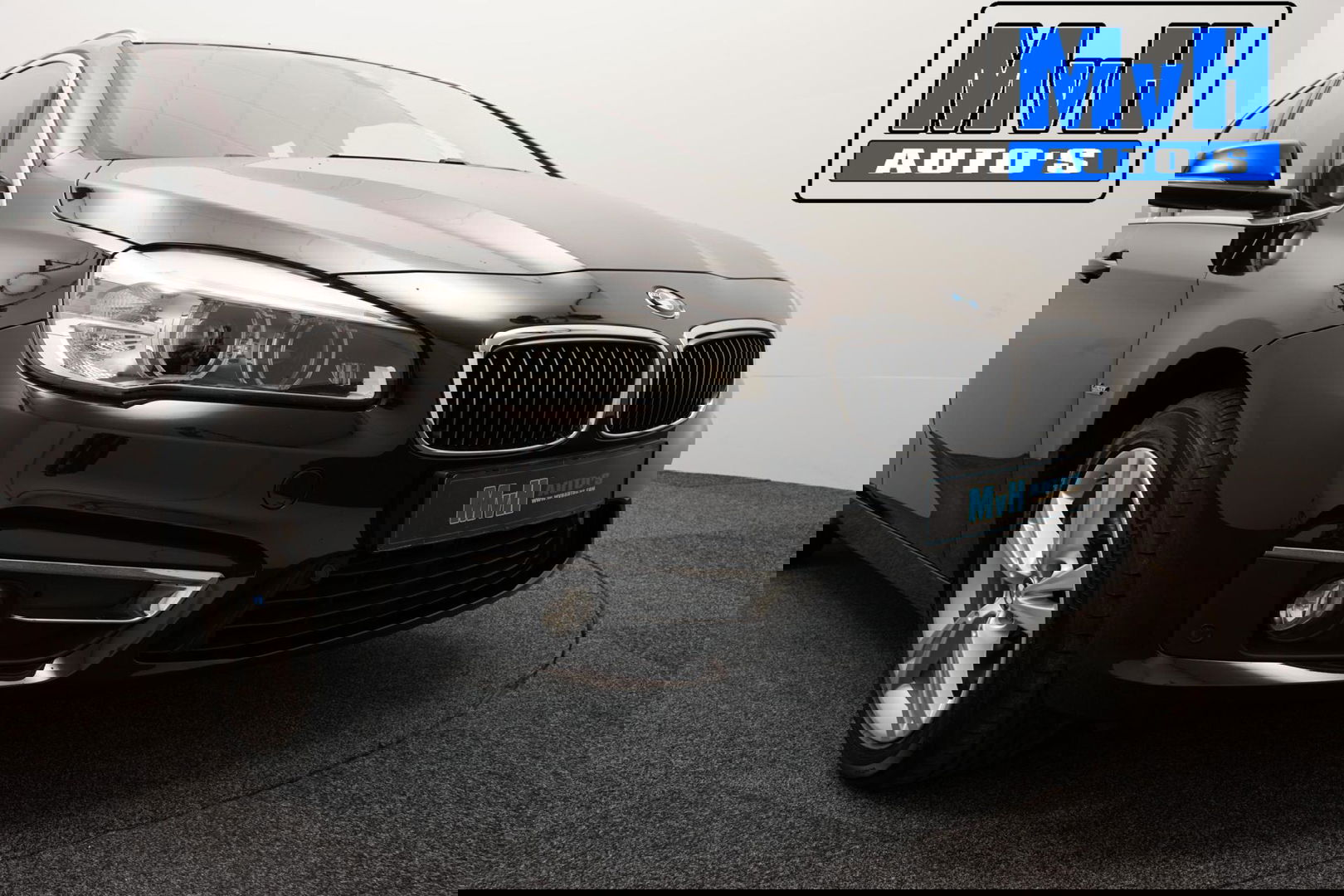 BMW 2 Serie Active Tourer 220i High Executive|LED|TREKH|HUD