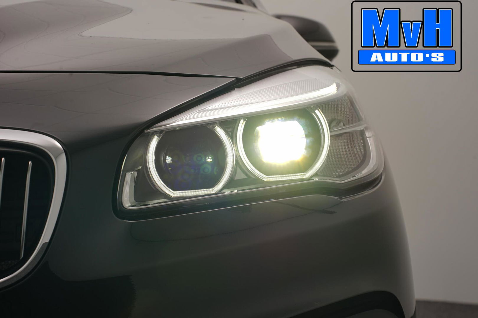 BMW 2 Serie Active Tourer 220i High Executive|LED|TREKH|HUD