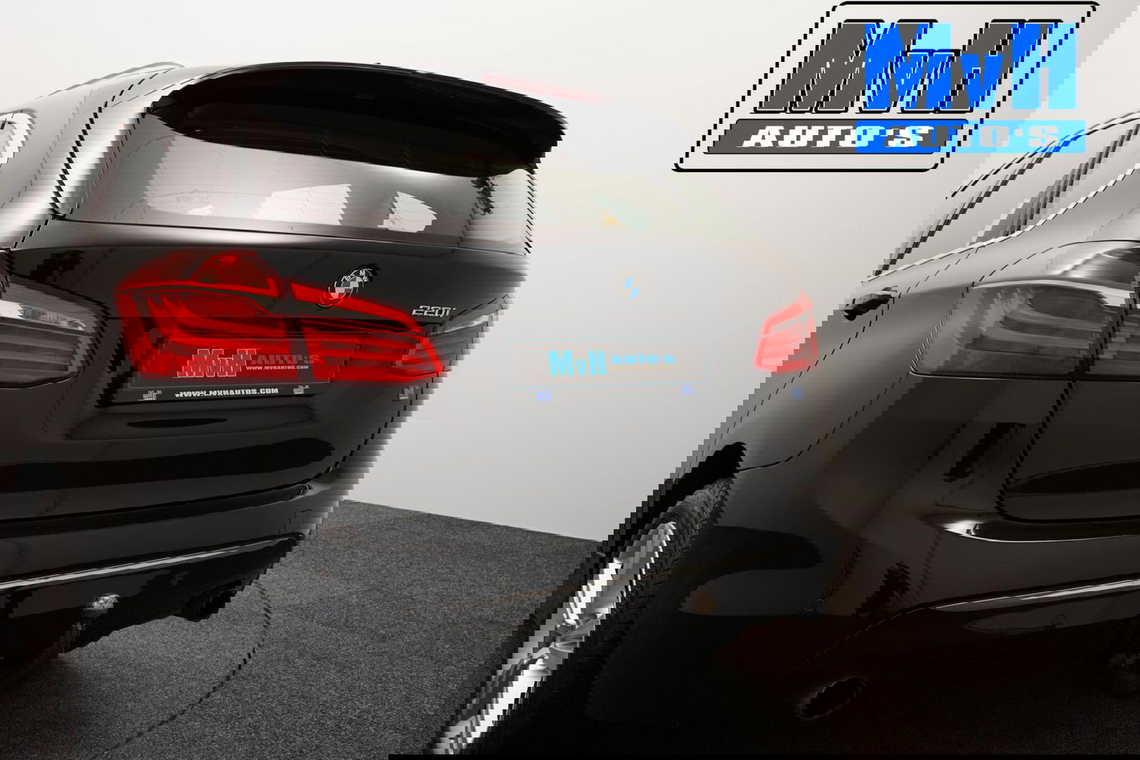 BMW 2 Serie Active Tourer 220i High Executive|LED|TREKH|HUD