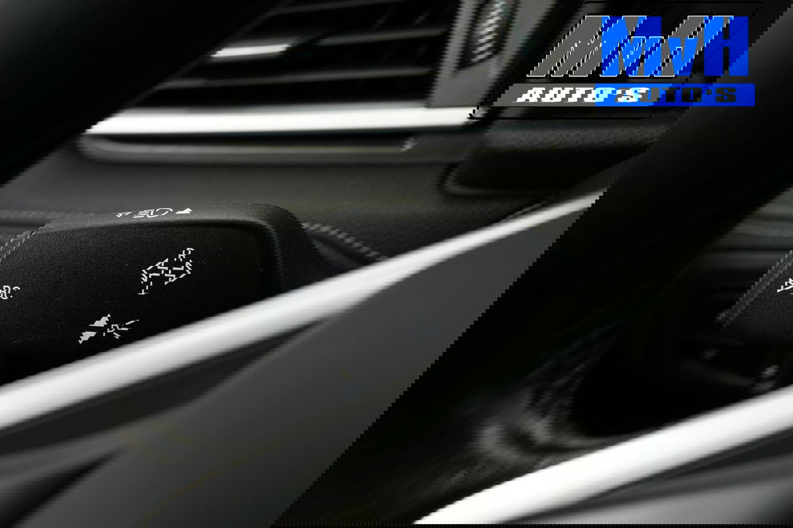 BMW 2 Serie Active Tourer 220i High Executive|LED|TREKH|HUD