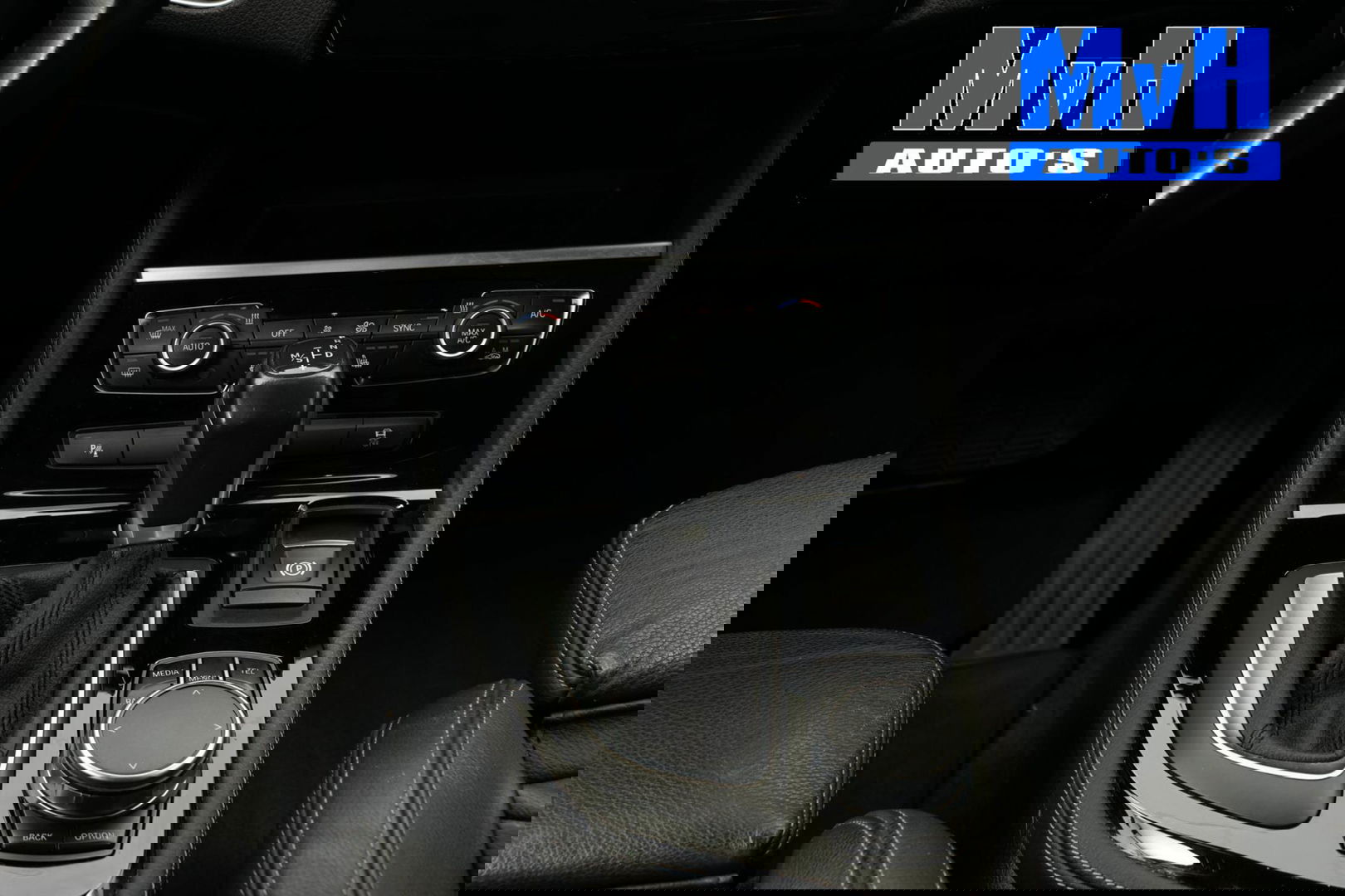 BMW 2 Serie Active Tourer 220i High Executive|LED|TREKH|HUD