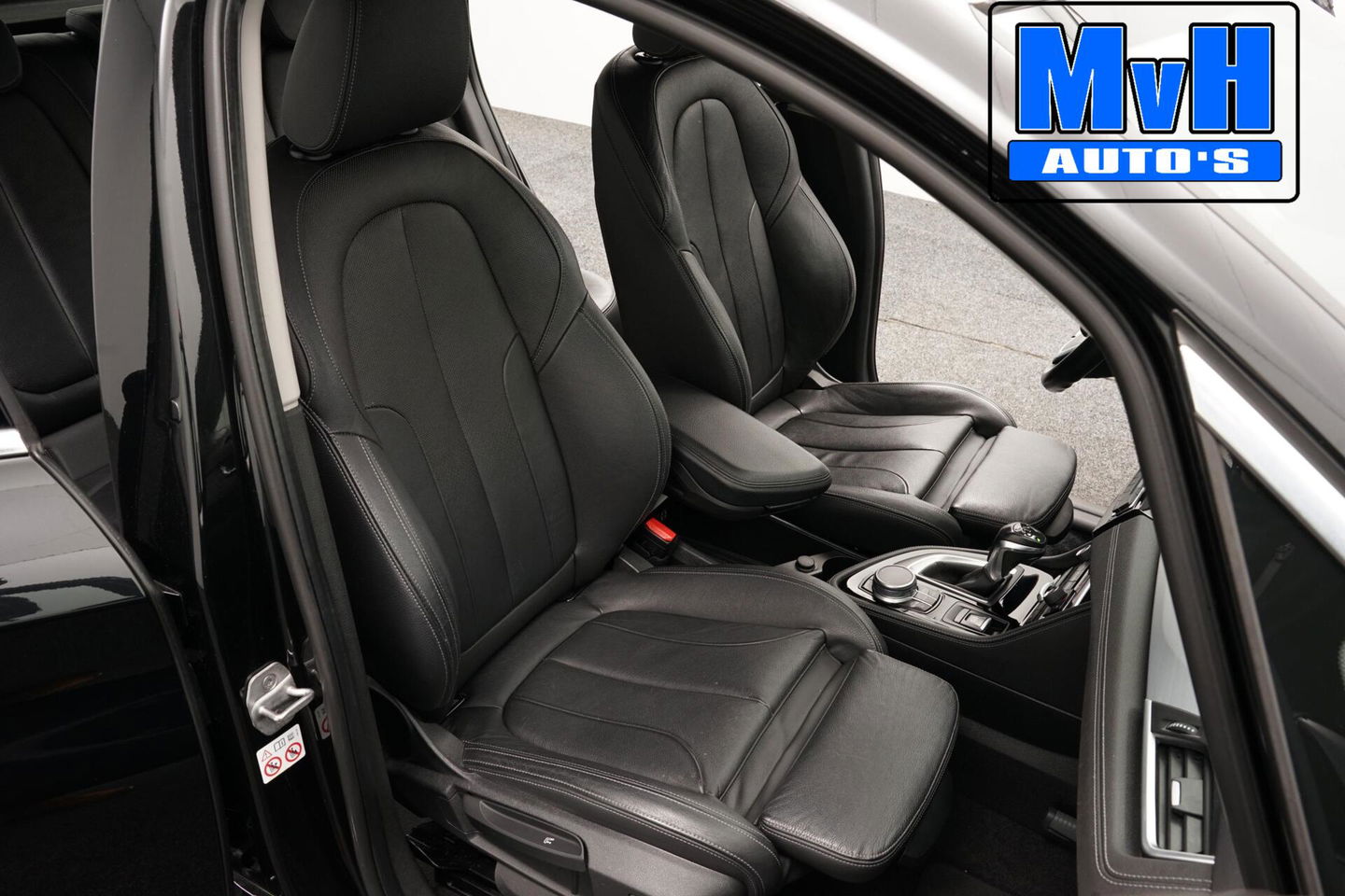 BMW 2 Serie Active Tourer 220i High Executive|LED|TREKH|HUD